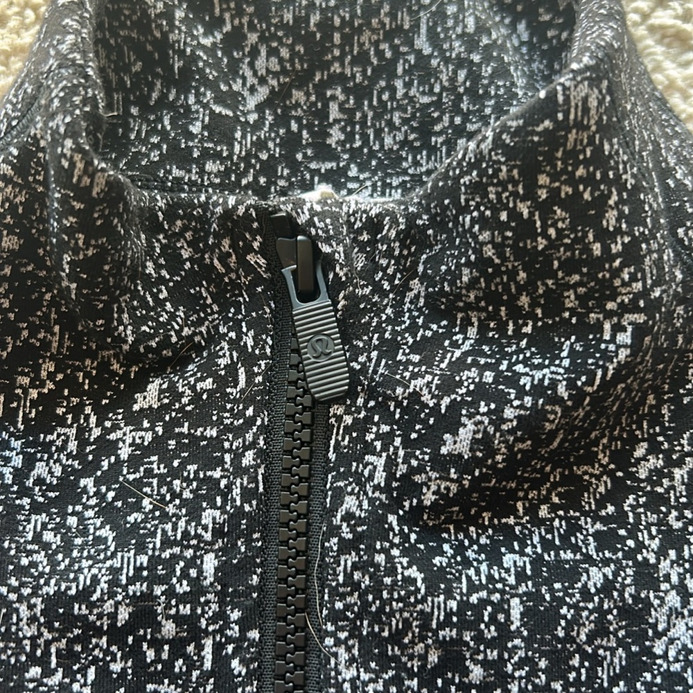 LULU LEMON Women's Define Jacket with Hidden Thumb Holes - Picture 4 of 8